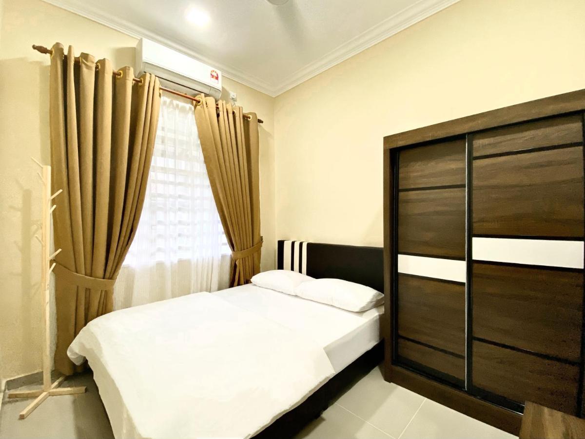 Nazza Homestay Besut With Swimming Pool Kampung Raja Exteriör bild